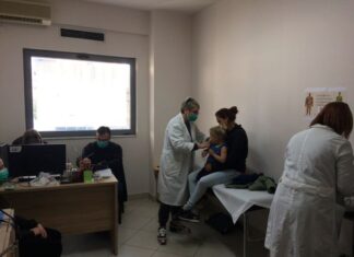 Εμβολιασμοί παιδιών από το Κέντρο Κοινότητας με Παράρτημα Ρομά του Δήμου Αγρινίου