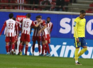 Οργανωμένοι Παναιτωλικού: Περιπλανώμενος θίασος που κατέβηκε βόλτα στο λιμάνι….