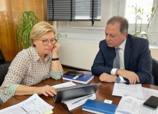 – Ο Πιερρακάκης μου έφτιαξε μια πλατφόρμα και βλέπω online το Νοσοκομείο Μεσολογγίου να καταρρέει