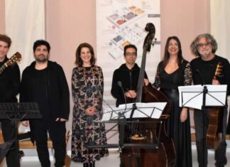 Εντυπωσίασε η «Κοιμωμένη Μαινάδα» με αφορμή την Παγκόσμια Ημέρα Ποίησης