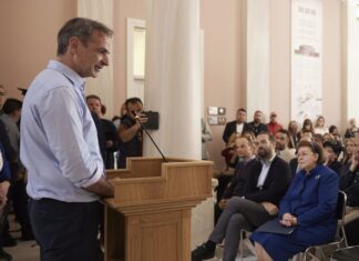 Επίδειξη… Μητσοτάκη με την απόφαση Φαρμάκη για τις Καπναποθήκες Παπαπέτρου