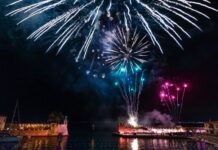 Μεγάλη Παρασκευή στη Ναύπακτο: Το ξεχωριστό τελετουργικό στο Ενετικό Λιμάνι που συγκινεί κάθε χρόνο