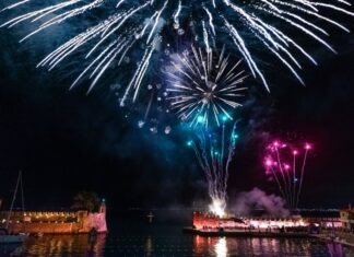 Ναύπακτος: Η ωραιότερη Μεγάλη Παρασκευή στο Ενετικό Λιμάνι