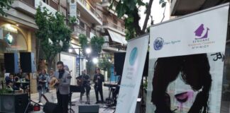 Δρώμενο για τη Γιορτή της Μητέρας από την Περιφέρεια και τον Ξενώνα Φιλοξενίας Γυναικών Αγρινίου