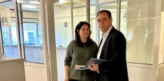 Επίσκεψη του Δημήτρη Κωνσταντόπουλου στη ΔΟΥ Αγρινίου