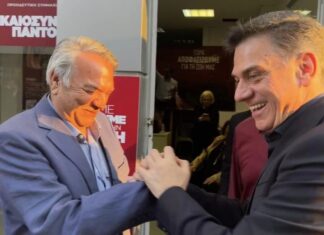 – Έχω αλλάξει κόμμα μόνο τρεις φορές, είσαι το ίνδαλμά μου μεγάλε γυρολόγε! – Θάνο μου με κάνεις και κοκκινίζω