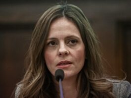 Μια “βουλεύτρια” που… ενοχλείται από την κανονικότητα