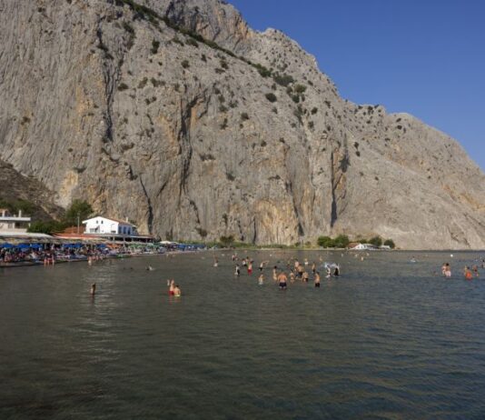 Δυτική Ελλάδα: Λιγότερα τουριστικά έσοδα, με περισσότερους επισκέπτες