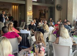 Συνάντηση του Θανάση Παπαθανάση με πολίτες στην Αμφιλοχία