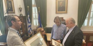 Δωρεά δυο πινάκων στο Δήμο Μεσολογγίου από το Φοίβο Σακαλή