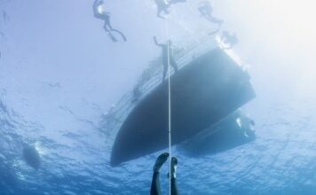 Στο νοσοκομείο δύο δύτες που έκαναν προπόνηση στο Μύτικα