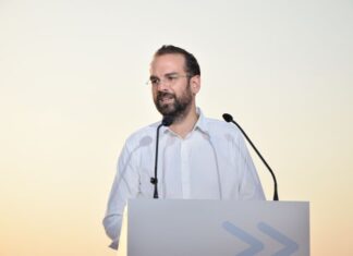 «Μπροστά για όλους» ο Νεκτάριος Φαρμάκης