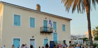 Μάγεψαν το κοινό οι «Ποιητές της Λιμνοθάλασσας»