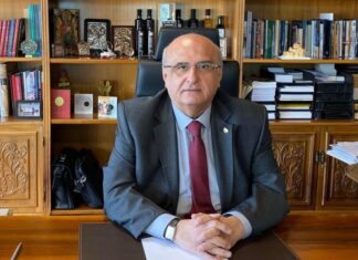 Ίδια η τελική διαπίστωση: «Πιο light o Mπούρας, αλλά τα ίδια με τη Βενετσάνα λέει»