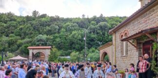 Ο εσπερινός της Καταθέσεως της Τιμίας Ζώνης της Θεοτόκου στην Ιερά Μονή Παναγίας Λυκουρίσσης