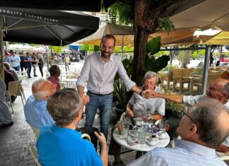 Στο κέντρο του Αγρινίου ο Νεκτάριος Φαρμάκης : «Πήγαμε 2,5 φορές πάνω τον προϋπολογισμό των αναπλάσεων»