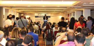 Με πολύ κόσμο η ομιλία Κατσούλα στους ετεροδημότες της Αθήνας