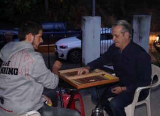 – Πόρτες προεκλογικά για πλακωτό στις εκλογές