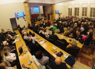 Πλήθος κόσμου στην παρουσίαση του βιβλίου «Της Αλός Νεύμα»