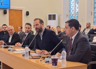 Προβληματισμένος ο Φαρμάκης για τη μικρή συμμετοχή στη διαβούλευση