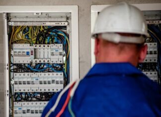 Αντιδρά στο νέο φορολογικό και ο Σύνδεσμος Εργολάβων Ηλεκτρικών Έργων Αιτωλοακαρνανίας