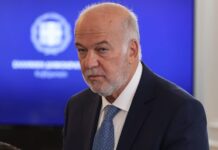 «Άδειασμα» Μητσοτάκη σε Φλωρίδη