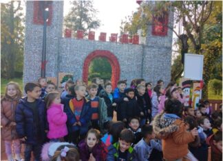 Τρία νηπιαγωγεία του Αγρινίου στόλισαν την παιδική χαρά στο Πάρκο