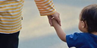 «Νταντάδες»: 500 ευρώ και σε γιαγιάδες ή παππούδες που κρατούν τα εγγόνια τους σε Αγρίνιο και Αμφιλοχία