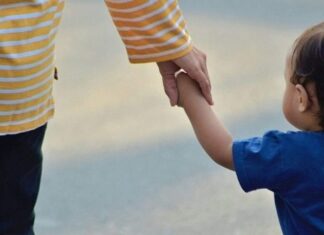 «Νταντάδες»: 500 ευρώ και σε γιαγιάδες ή παππούδες που κρατούν τα εγγόνια τους σε Αγρίνιο και Αμφιλοχία