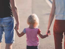 Ξεκινά εκπαιδευτικό πρόγραμμα για υποψήφιους θετούς γονείς στην Αιτωλοακαρνανία