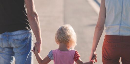 Oι Δήμοι δεν θα μπορέσουν να επιδοτήσουν κάθε παιδί που γεννιέται