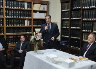 Έξαλλος ο Παπαναστασίου για το Πρωτοδικείο : Ανύπαρκτοι οι βουλευτές