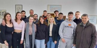 ΑΜΚΕ «Αγριωνίς Γαία»: Δωρεά βιβλίων του Αγρινιώτη Θ. Χήρα σε μαθητές Λυκείων του Αγρινίου