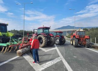 Σπριντ της κυβέρνησης να βάλει μπλόκο στα μπλόκα των αγροτών