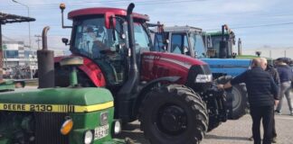 Παραμένουν στο δρόμο οι αγρότες του Αγρινίου – Τα αιτήματα προς τον Πρωθυπουργό