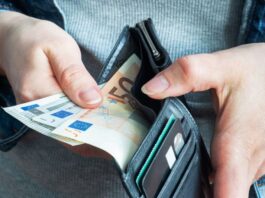 Η Ελλάδα παραμένει στο πάτο της αγοραστικής δύναμης στην Ευρώπη παρά την αύξηση του κατώτατου