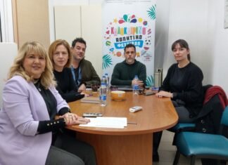 Συνάντηση της Άννας Μαστοράκου για τις δράσεις με στόχο τη βελτίωση της υγειονομικής κατάστασης των Ρομά