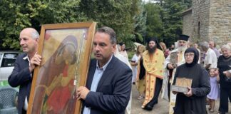 Ψηφίζοντας «ναι», (λογικά) τέλος στις φωτογραφίες από λιτανείες