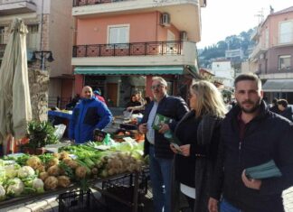 Στη λαϊκή της Αμφιλοχίας η νέα εξόρμηση του ΠΑΣΟΚ για την ακρίβεια