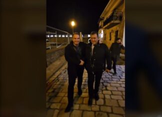 Ενσταντανέ αλληλοσυγχαρητηρίων Παπαθανάση – Βρούτση δια άγνωστην αιτία