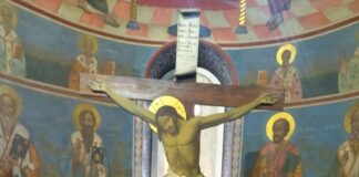 Μητρόπολη: Ψευδής και συκοφαντική η είδηση περί απομάκρυνσης του Εσταυρωμένου