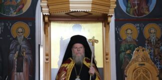 Στο Κοιμητήριο του Θέρμου η ταφή του Επισκόπου Ευκαρπίας κυρού Ιεροθέου