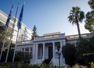 Το παιχνίδι χάνεται, όταν οι πολίτες θεωρούν ότι δεν κυβερνούν οι πολιτικοί