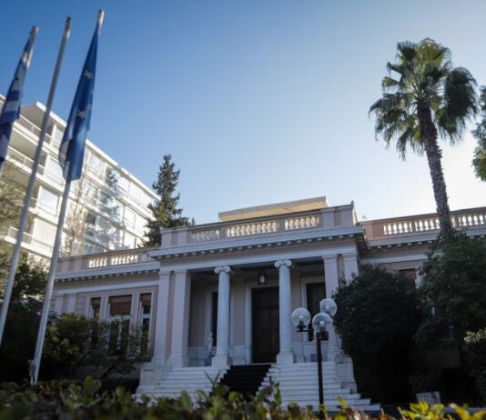 Οι… ζεστοθεσούληδες ακροκεντρώοι και η βουλιμία για την εξουσία