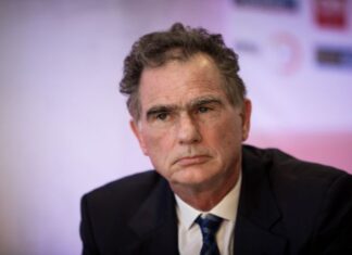 Η (ιστορική) υποχρέωση των (τελευταίων) Παπανδρέου να… απαλλάξουν το ΠΑΣΟΚ από τον Ανδρουλάκη