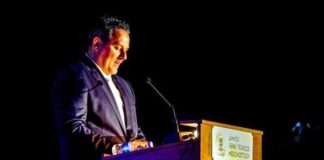 Χειροκρότημα σε Διαμαντόπουλο για τη «στυγνή Μήδεια» με αφορμή το Πρωτοδικείο Μεσολογγίου