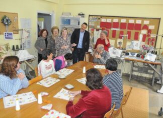 Eπίσκεψη Διαμαντόπουλου στο Εργαστήρι «Παναγία Ελεούσα»