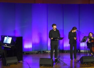 Συγκίνησε το κοινό του Μεσολογγίου η μουσική παράσταση «Όποιος πεθάνει σήμερα, χίλιες φορές πεθαίνει»