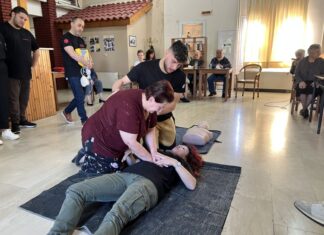 Επίδειξη πρώτων βοηθειών στο ΚΑΠΗ Αγίου Δημητρίου