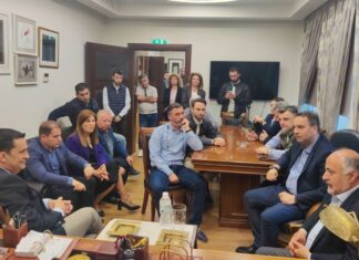 Σνόμπαραν τον Τσιόδρα;